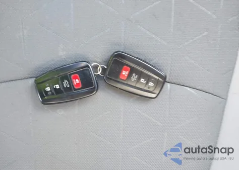 2020 Toyota Rav4 Hybrid Xle from USA, damaged, VIN 2T3RWRFV7LW092205